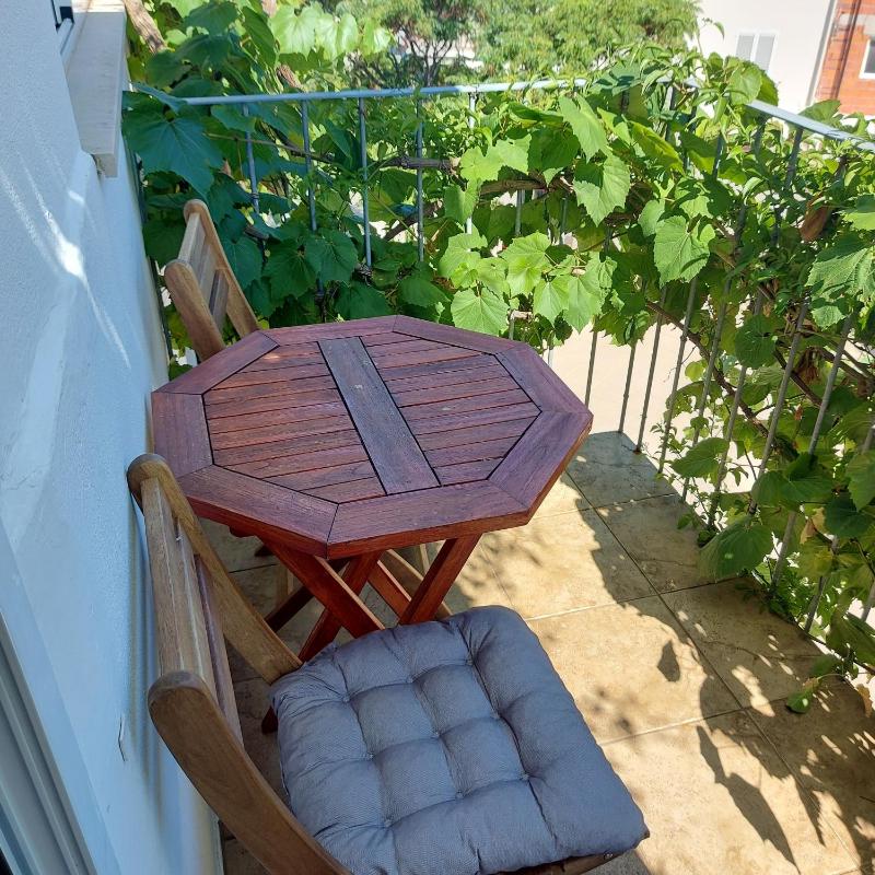 Apartment with Garden View image 2