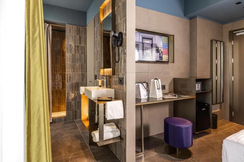 Double Room with View image 3