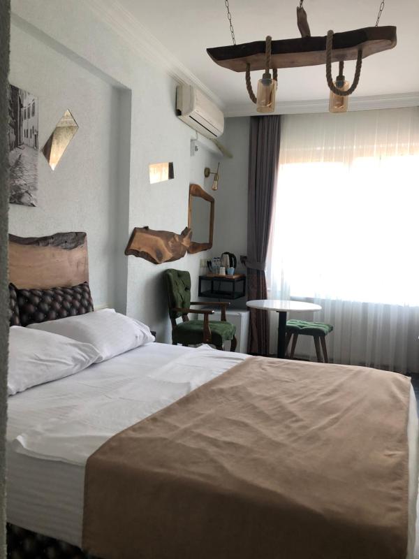 Deluxe Double Room image 3
