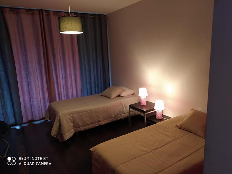 Large Twin Room image 1
