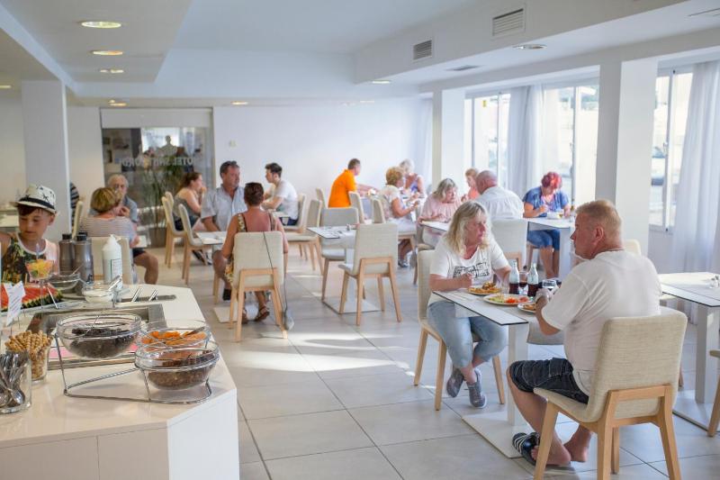 Hotel Sant Jordi - image 16
