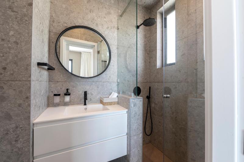 Chris Le Mare Gold Luxury Villa - image 14