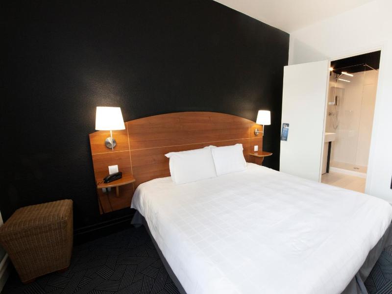 Superior Double Room image 1