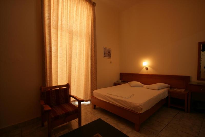 Quadruple Room image 2