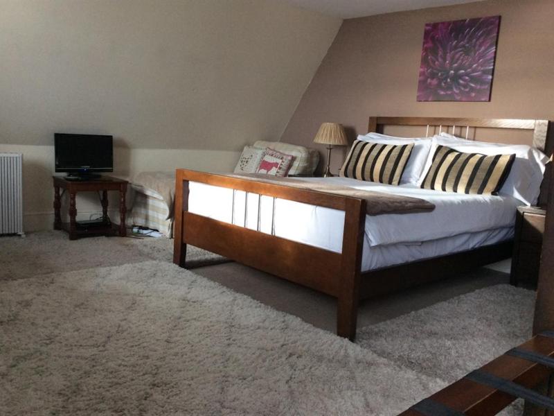 Double Room with Private Bathroom image 1