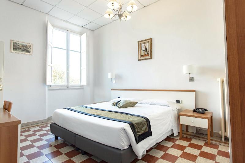 Superior Double or Twin Room image 4