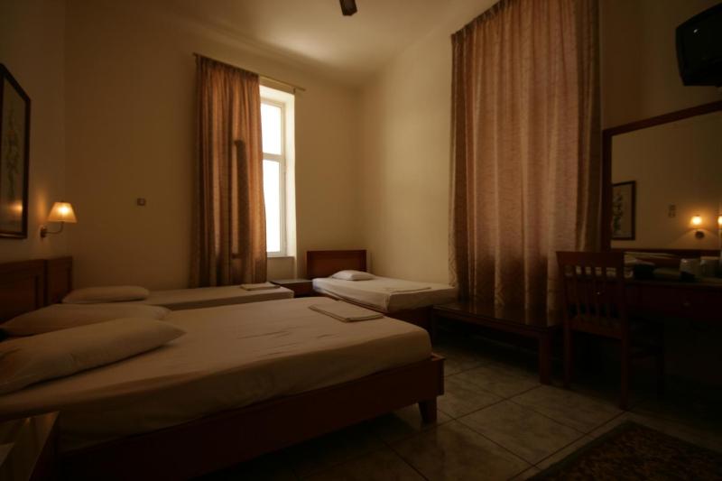 Triple Room image 2
