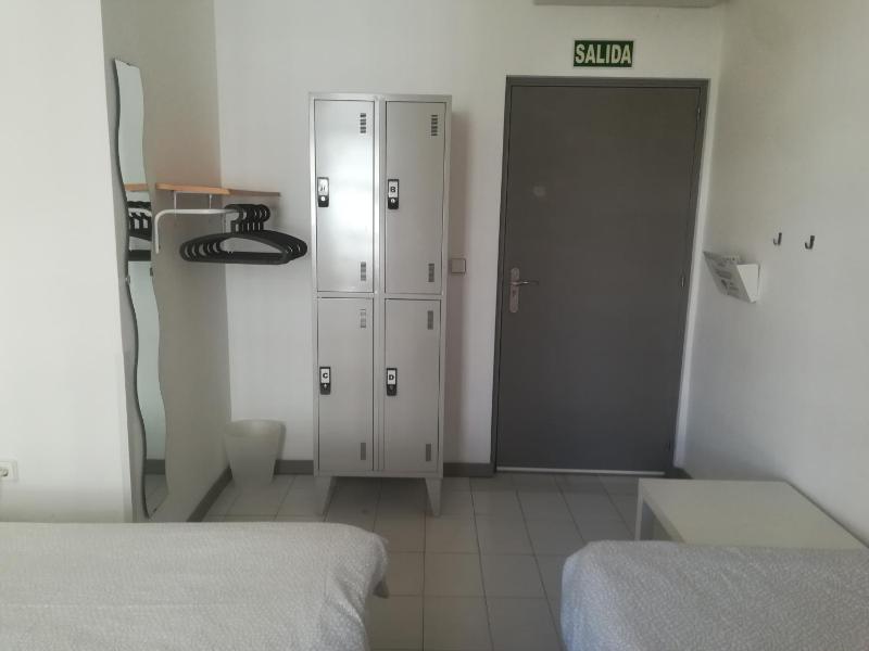 Triple Room with Shared Bathroom image 2