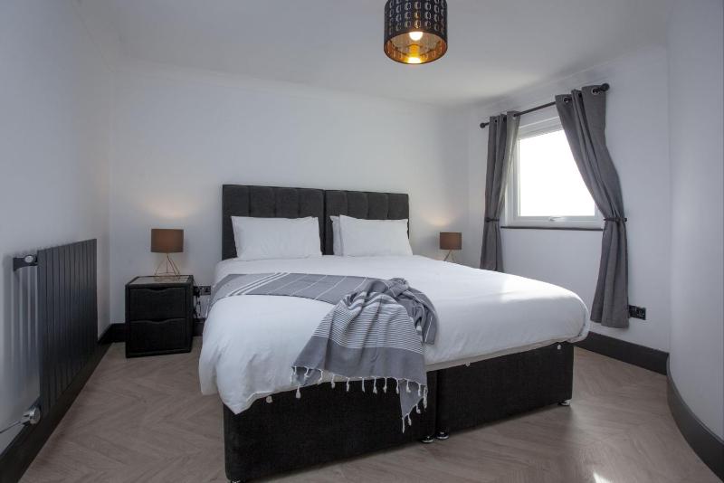 8 Bayview Vernon Court - image 4
