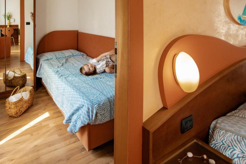Double or Twin Room image 4
