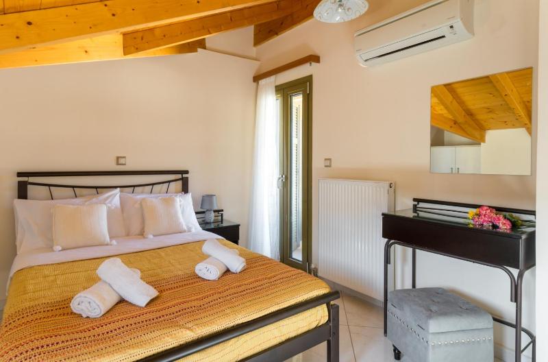 Chelmis Maria's City Villa - image 6