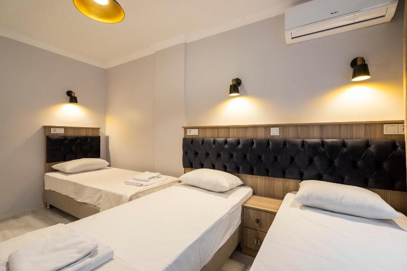 Standard Triple Room image 1