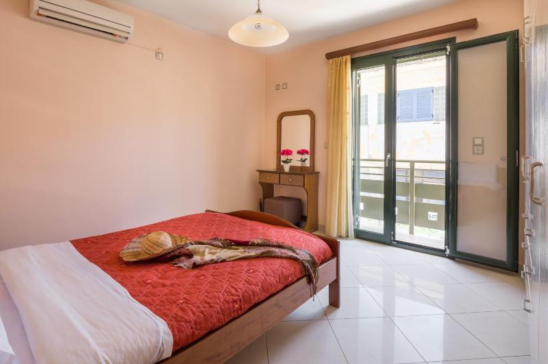 Chelmis Mary's Apartments - image 38