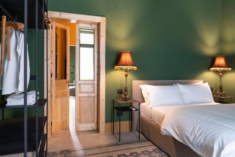 CUELLA CASA- Ortigia Holidays - image 10