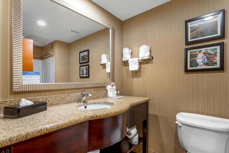 Queen Suite with Two Queen Beds - Non-Smoking image 2