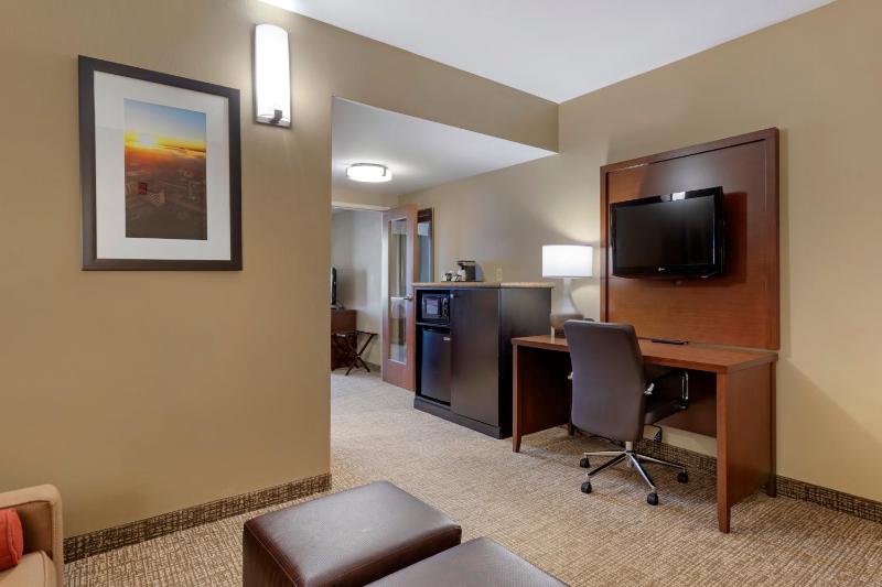 One-Bedroom Queen Suite with Sofa Bed - Non-Smoking image 1