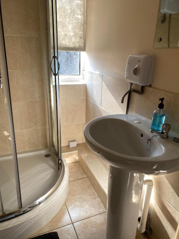 Double Room with Private Bathroom image 4