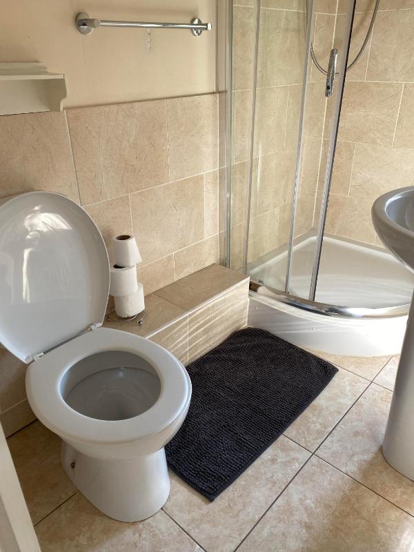 Double Room with Private Bathroom image 3