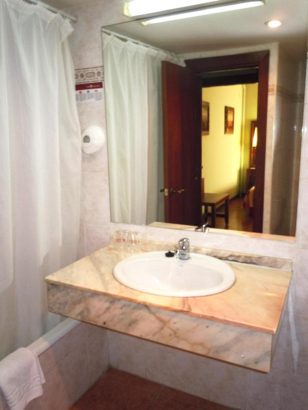 Small Double Room image 2