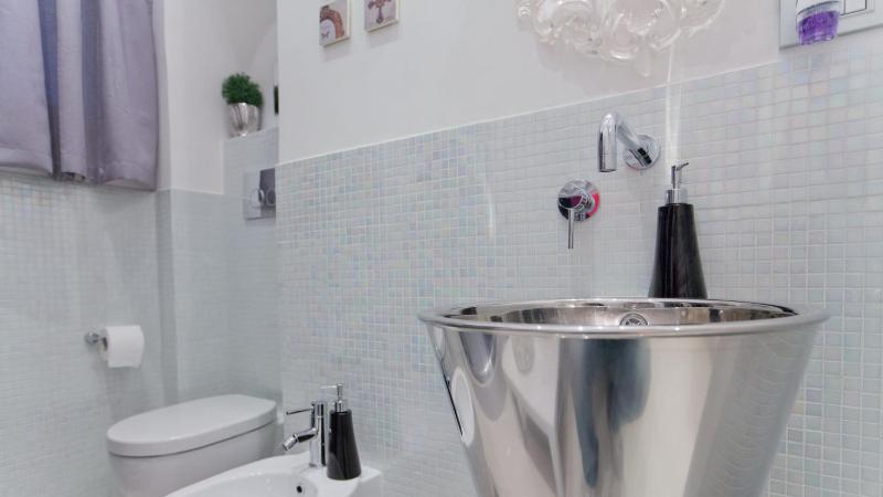 One-Bedroom Apartment image 3