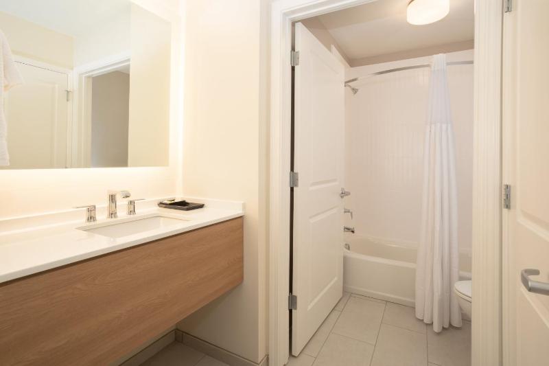 Studio Suite with Two Queen Beds image 3