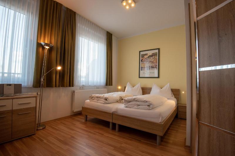 Premier Studio Apartment image 4