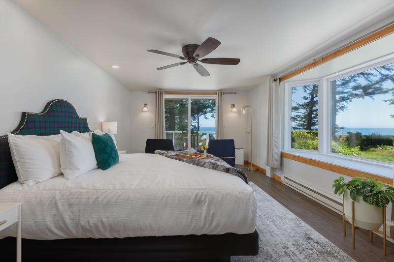 Superior King Room image 1