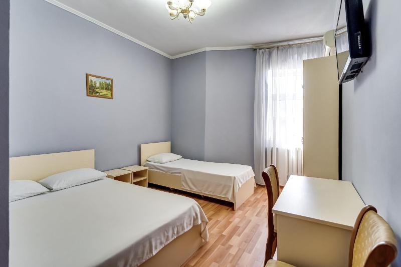 Standard Triple Room image 1