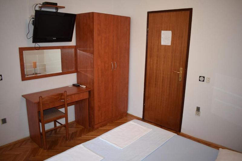 Studio with Balcony image 2