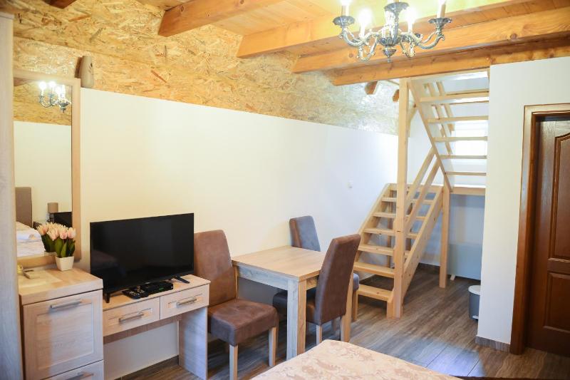 Studio Apartment image 4