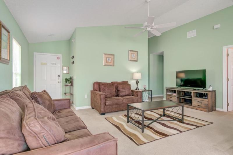 Three-Bedroom House image 3
