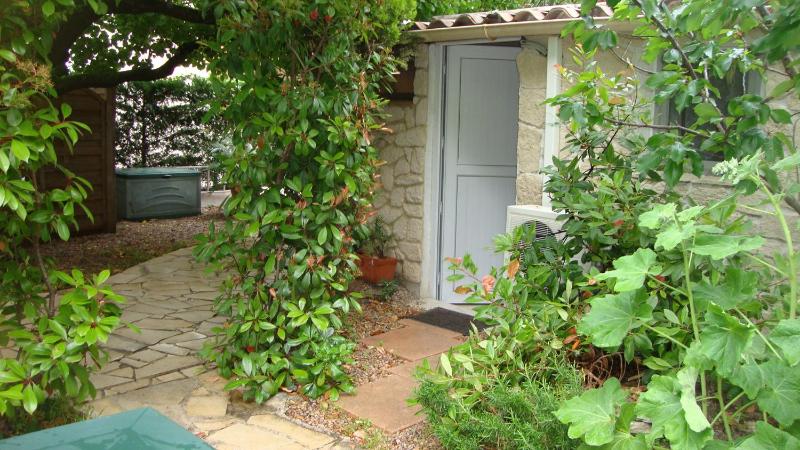 Standard Double Room image 2