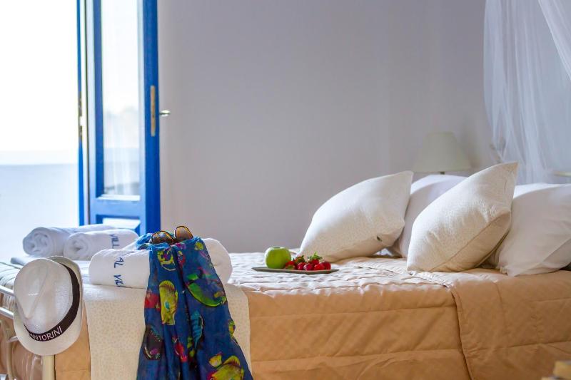 Double Room with Caldera View image 1