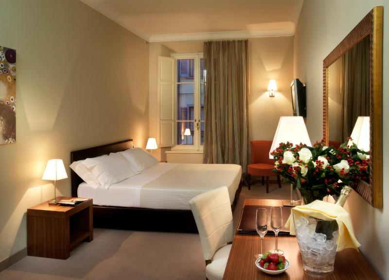 Classic Double or Twin Room image 1