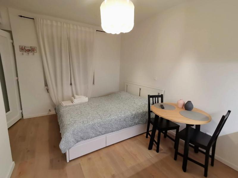 Fisher King Apartments 350m to Beach & Town with Terrace - image 2