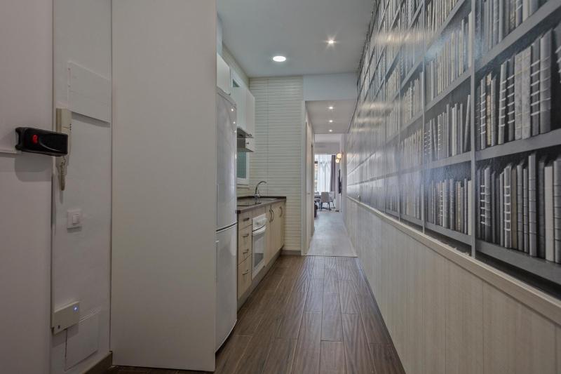 One-Bedroom Apartment image 4