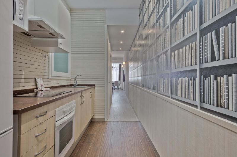 One-Bedroom Apartment image 3