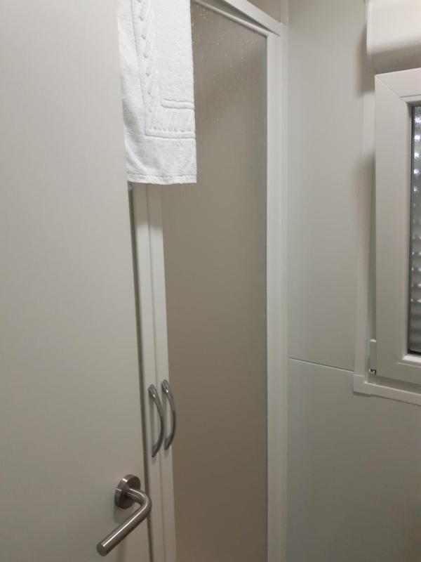 One-Bedroom Bungalow image 3