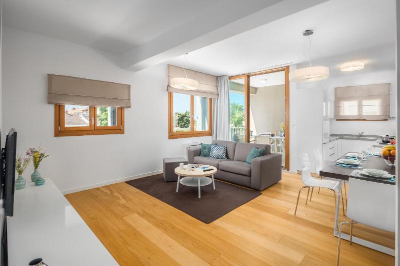 Maj Premium Residence - image 37