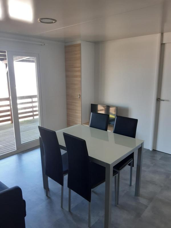 One-Bedroom Bungalow image 1