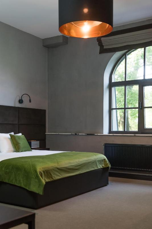 Large Double Room image 3