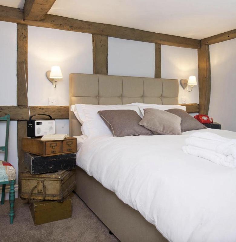 Double Room image 3