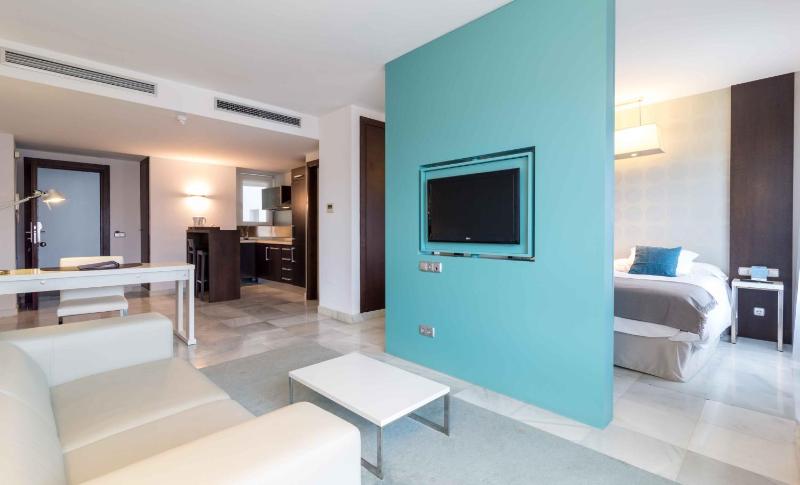 One-Bedroom Apartment image 3