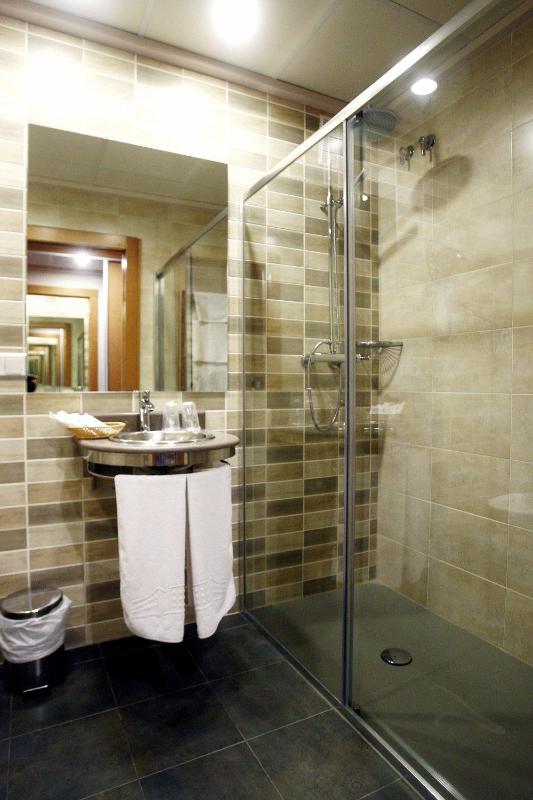 Double Room with parking included image 3
