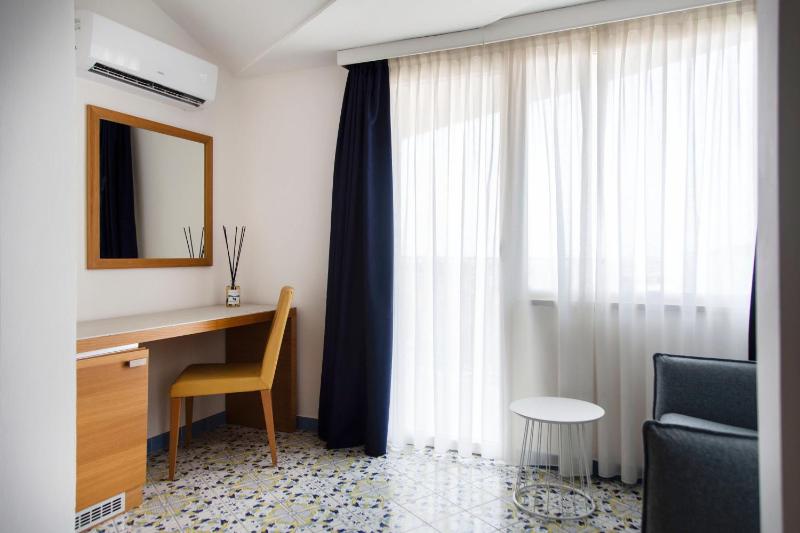 Superior Double Room image 4