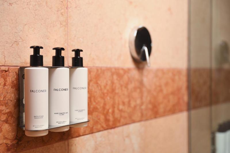 Deluxe Double or Twin Room with Spa Access image 4