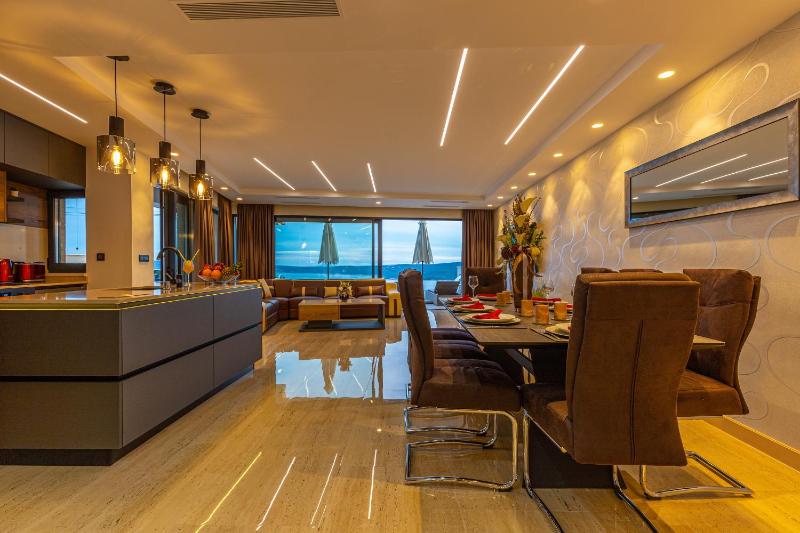 Villa Marassi with Heated Pool Hot Tub and Sauna - image 44