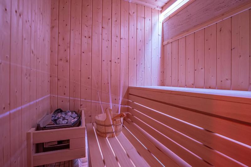 Villa Marassi with Heated Pool Hot Tub and Sauna - image 3