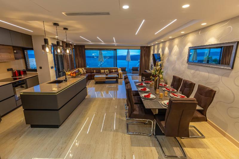 Villa Marassi with Heated Pool Hot Tub and Sauna - image 23