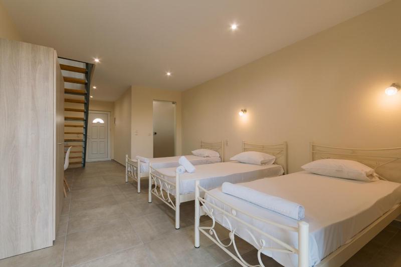 Quadruple Room image 4